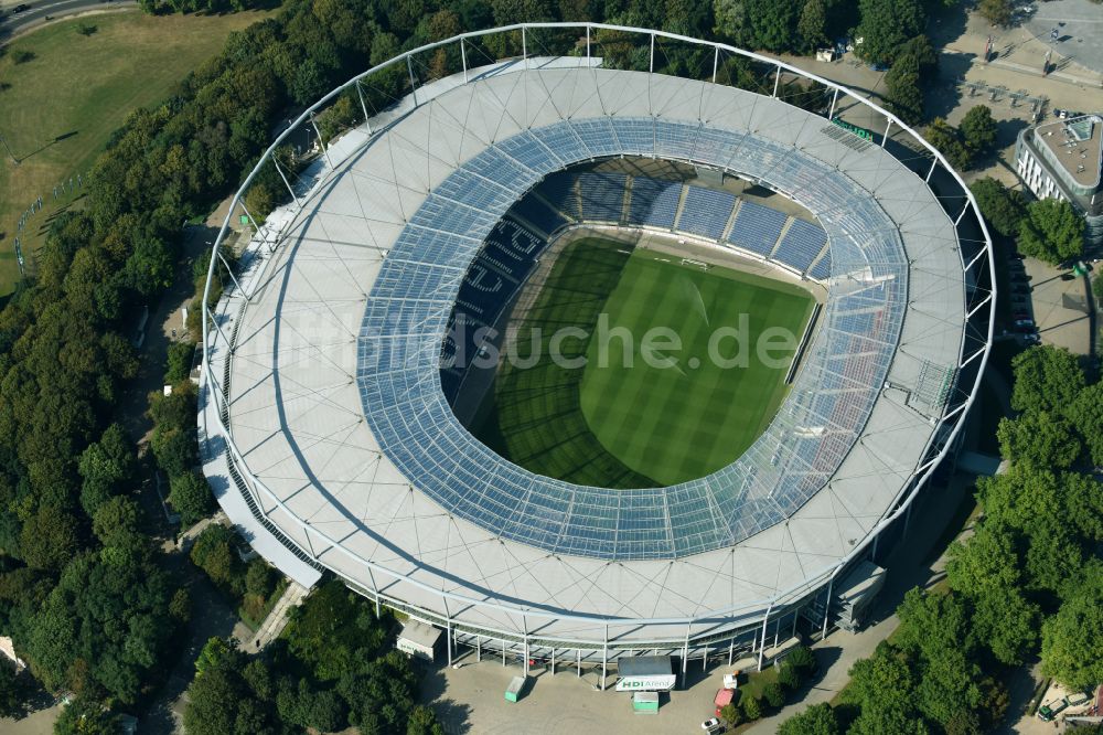 Hannover aus der Vogelperspektive: Stadion der AWD Arena im Stadtteil Calenberger Neustadt von Hannover in Niedersachsen