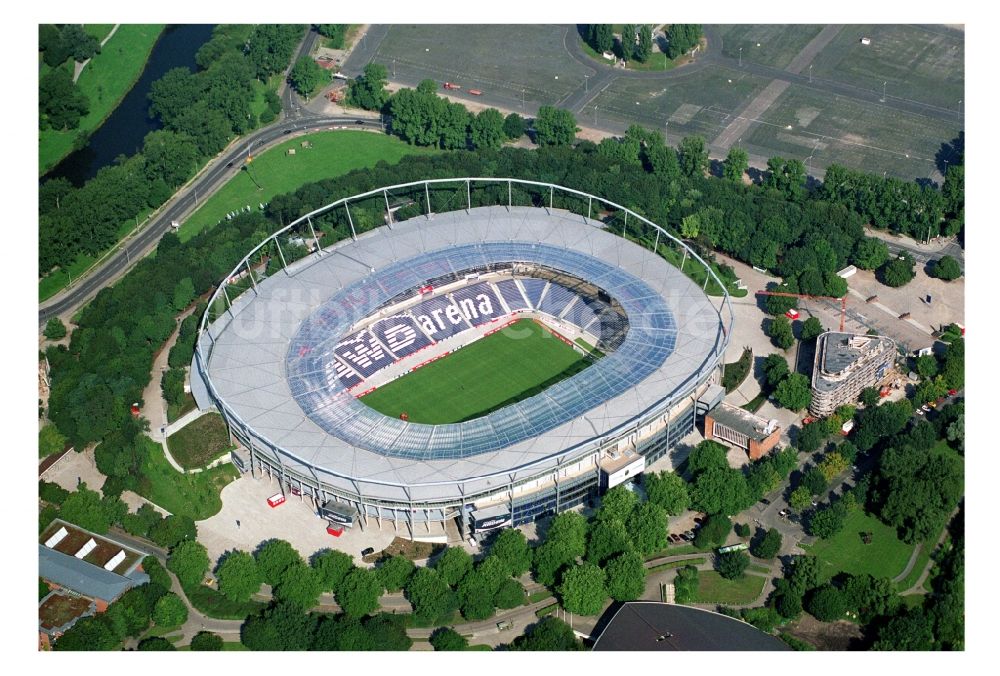 Hannover aus der Vogelperspektive: Stadion AWD-Arena im Stadtteil Calenberger Neustadt von Hannover in Niedersachsen