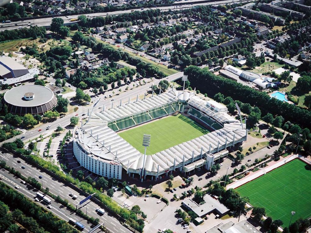 Leverkusen aus der Vogelperspektive: Stadion von BAYER LEVERKUSEN in Leverkusen.