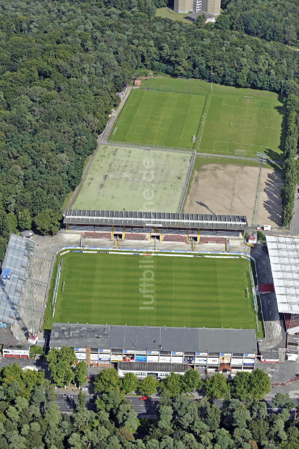 Offenbach von oben - Stadion Bieberer Berg Offenbach