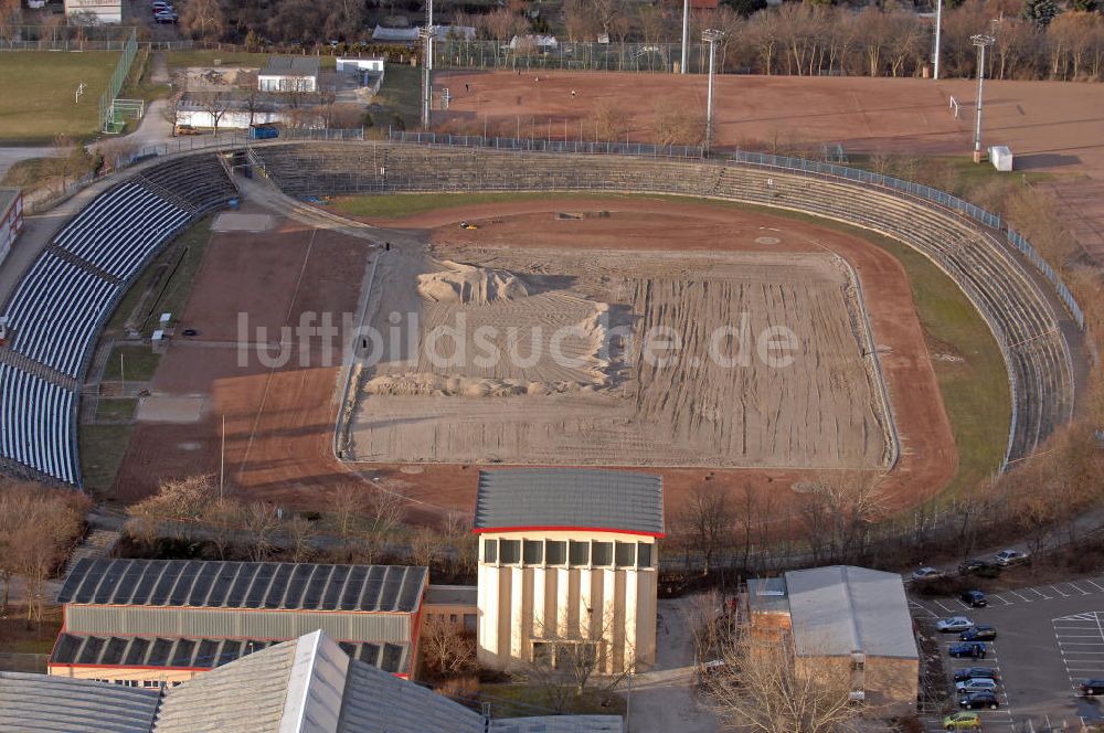 Halle aus der Vogelperspektive: Stadion im Bildungszentrum in Halle