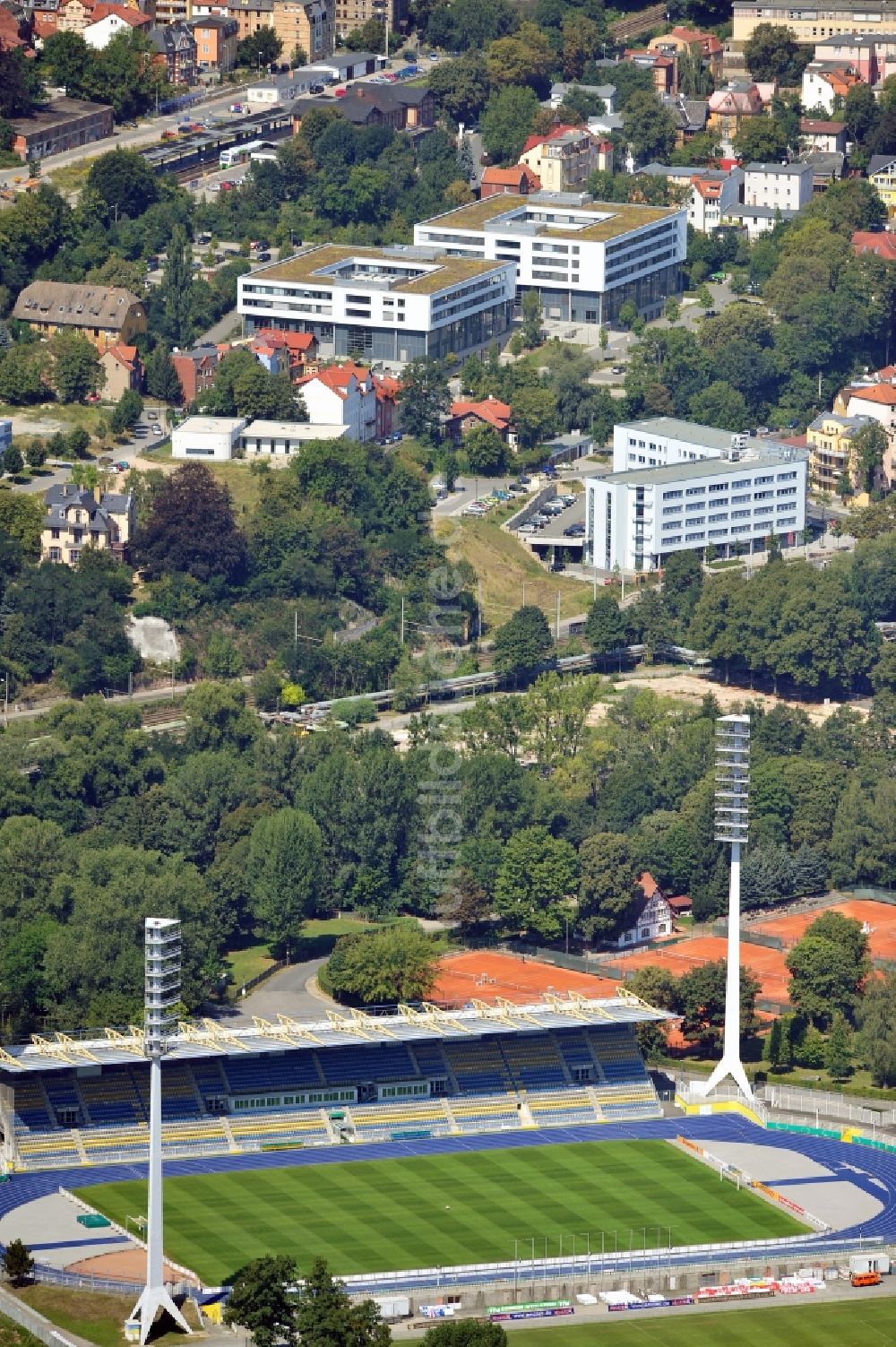 Jena aus der Vogelperspektive: Stadion des FC Carl Zeiss auf dem Ernst Abbe Sportfeld in Jena im Bundesland Thüringen