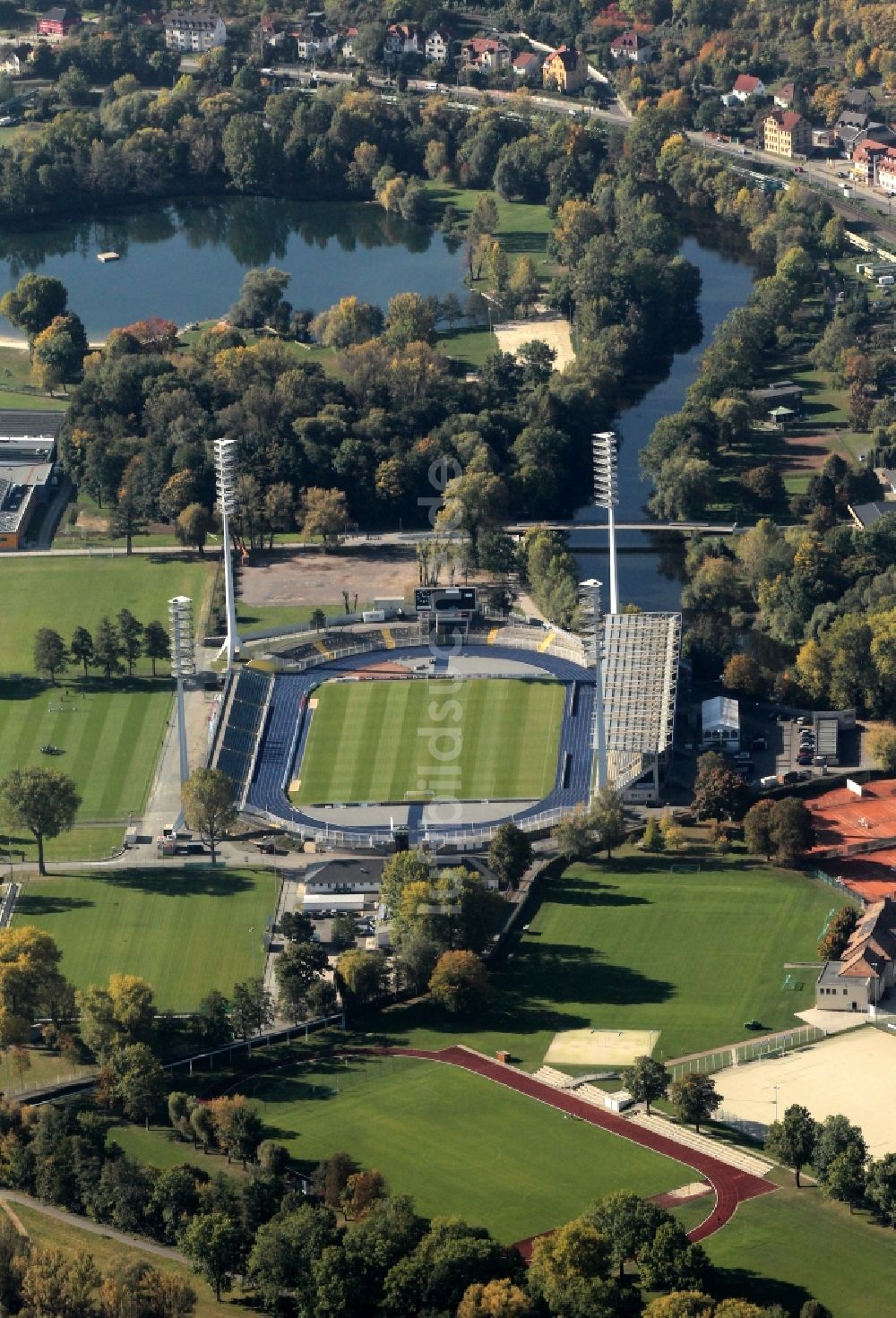 Jena aus der Vogelperspektive: Stadion des FC Carl Zeiss auf dem Ernst Abbe Sportfeld in Jena im Bundesland Thüringen