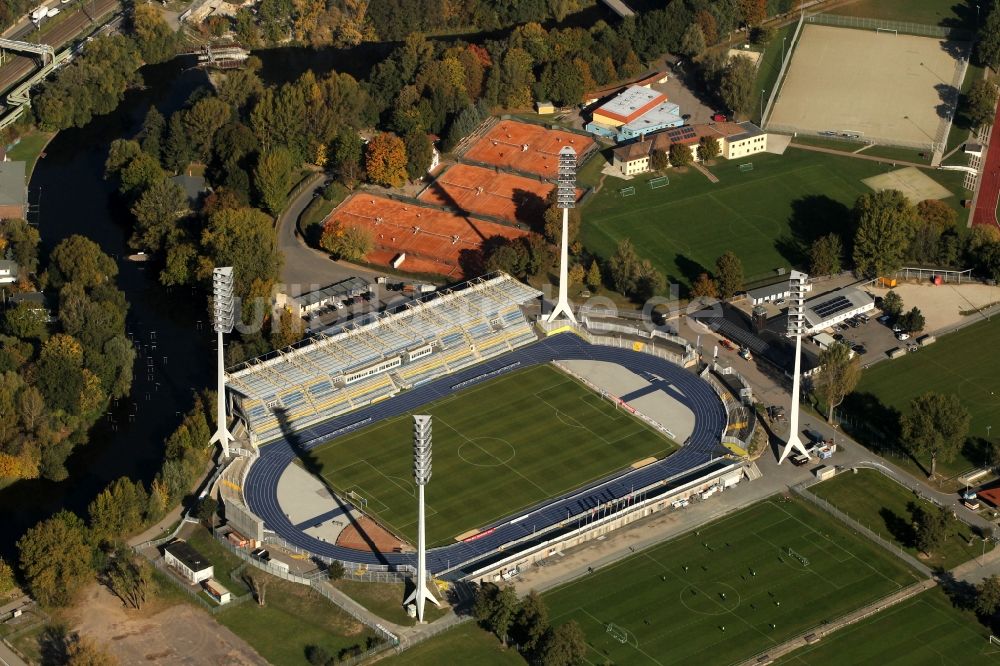 Jena aus der Vogelperspektive: Stadion des FC Carl Zeiss auf dem Ernst Abbe Sportfeld in Jena im Bundesland Thüringen