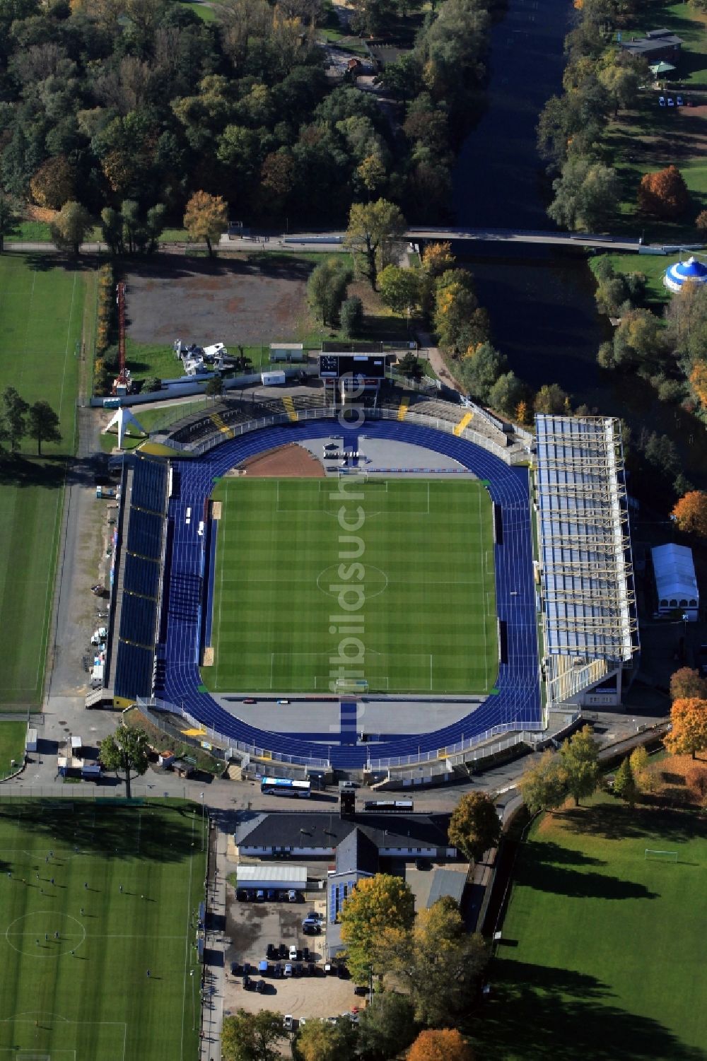 Luftaufnahme Jena - Stadion des FC Carl Zeiss auf dem Ernst Abbe Sportfeld in Jena im Bundesland Thüringen