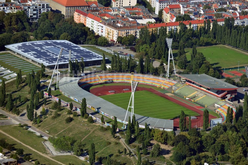 Berlin Prenzlauer Berg von oben - Stadion am Friedrich-Ludwig-Jahn-Sportpark in Berlin Prenzlauer Berg