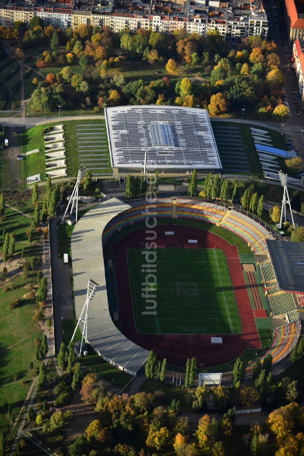 Berlin Prenzlauer Berg von oben - Stadion am Friedrich-Ludwig-Jahn-Sportpark in Berlin Prenzlauer Berg