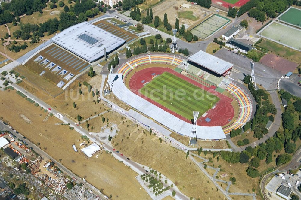 Luftbild Berlin - Stadion am Friedrich-Ludwig-Jahn-Sportpark in Berlin Prenzlauer Berg