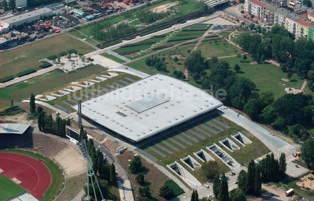 Luftbild Berlin Prenzaluer Berg - Stadion am Friedrich-Ludwig-Jahn-Sportpark in Berlin Prenzlauer Berg