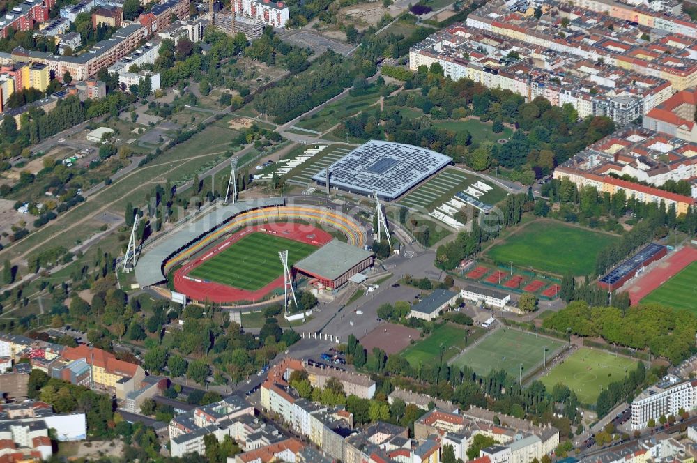 Luftbild Berlin - Stadion am Friedrich-Ludwig-Jahn-Sportpark in Berlin Prenzlauer Berg