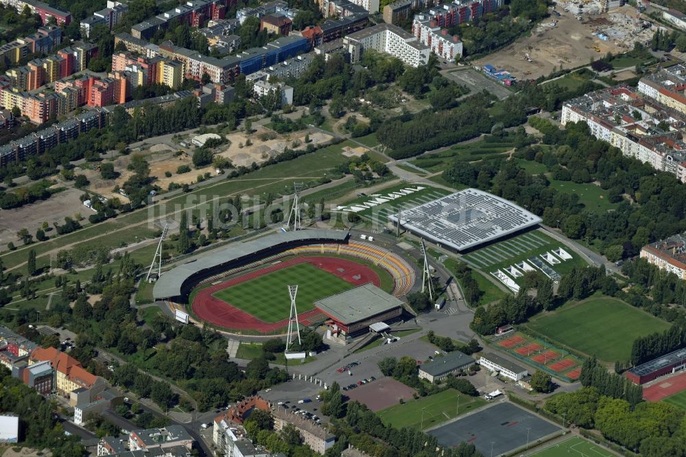 Berlin aus der Vogelperspektive: Stadion am Friedrich-Ludwig-Jahn-Sportpark in Berlin Prenzlauer Berg