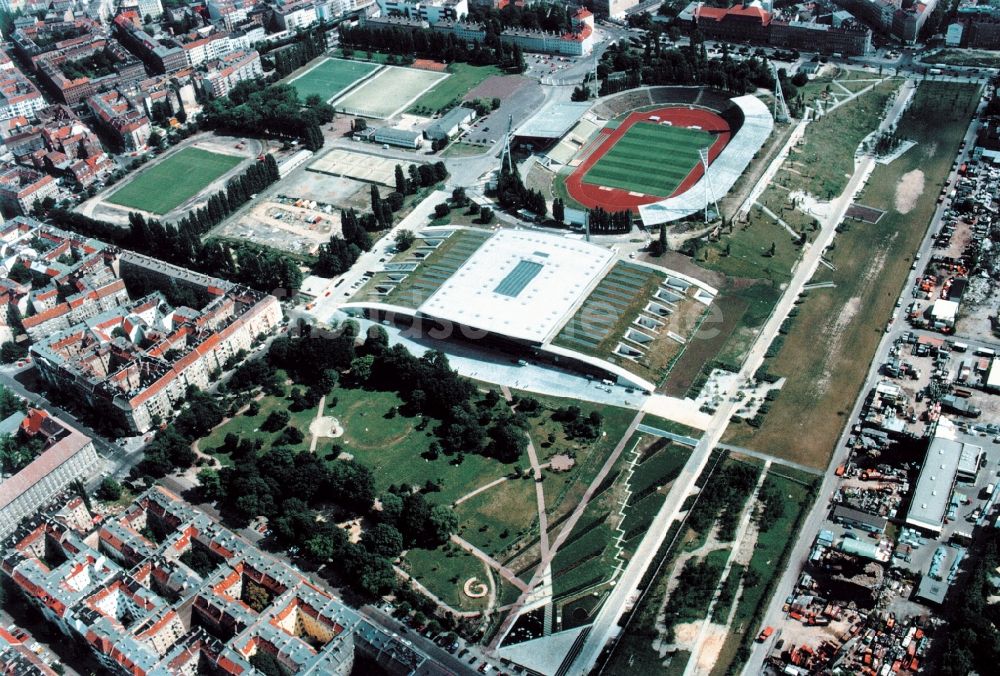 Berlin aus der Vogelperspektive: Stadion am Friedrich-Ludwig-Jahn-Sportpark in Berlin Prenzlauer Berg