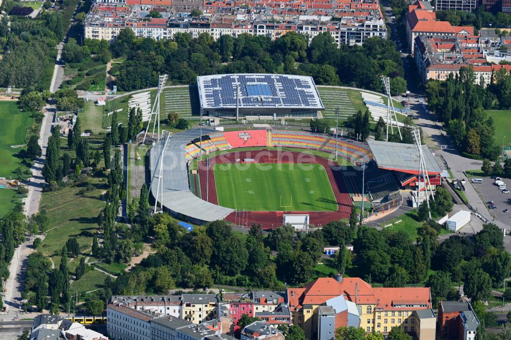 Luftaufnahme Berlin - Stadion am Friedrich-Ludwig-Jahn-Sportpark in Berlin Prenzlauer Berg