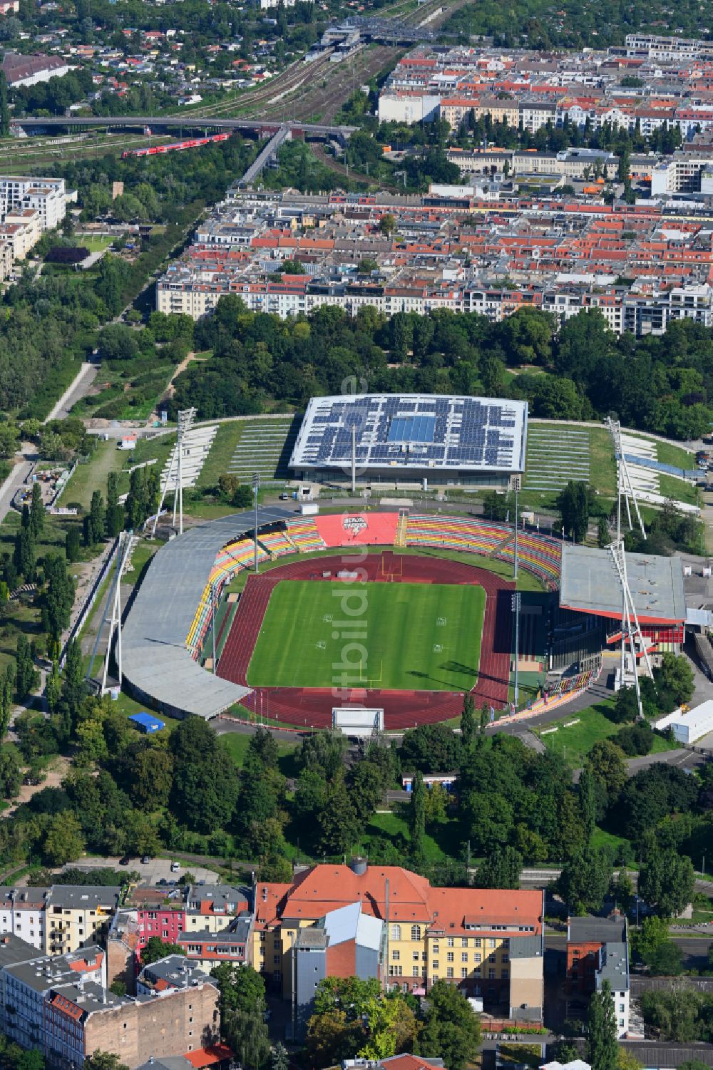 Berlin aus der Vogelperspektive: Stadion am Friedrich-Ludwig-Jahn-Sportpark in Berlin Prenzlauer Berg