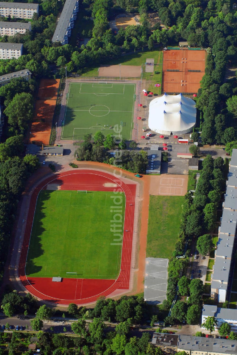 Luftbild Berlin - Stadion Friedrichsfelde Berlin