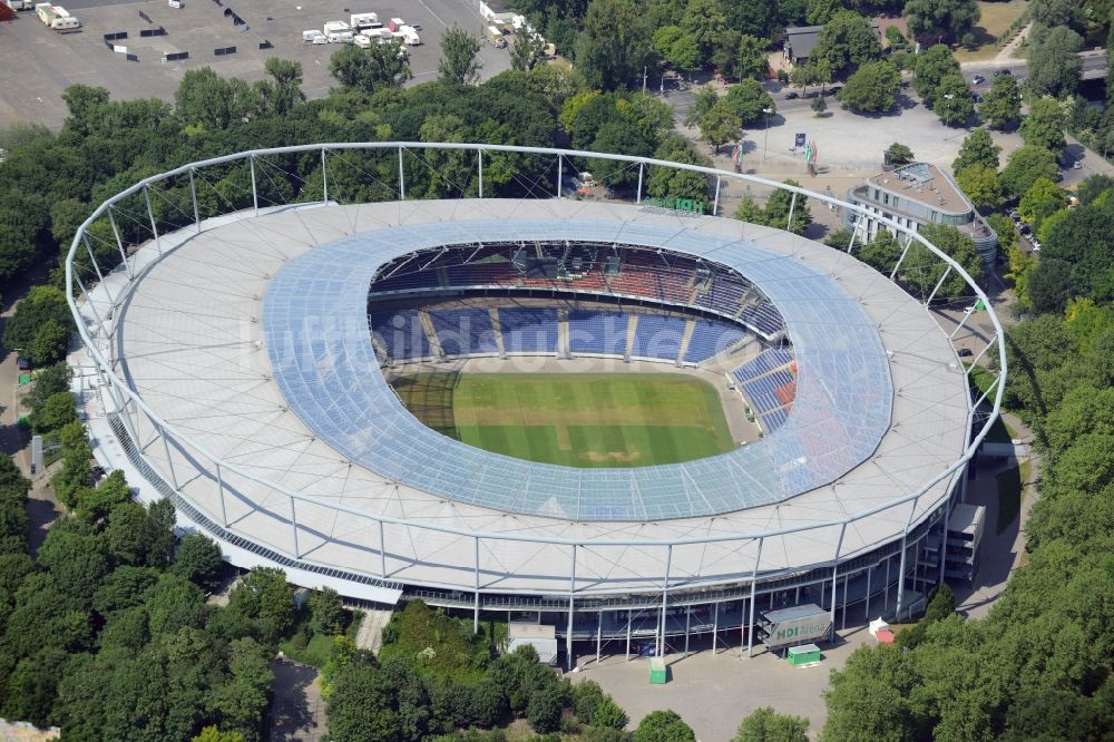 Luftbild Hannover - Stadion der HDI Arena am Maschsee im Stadtteil Calenberger Neustadt von Hannover in Niedersachsen