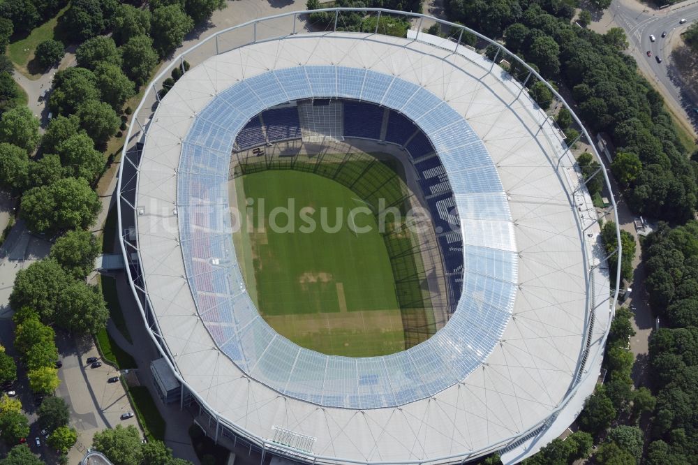 Luftaufnahme Hannover - Stadion der HDI Arena am Maschsee im Stadtteil Calenberger Neustadt von Hannover in Niedersachsen