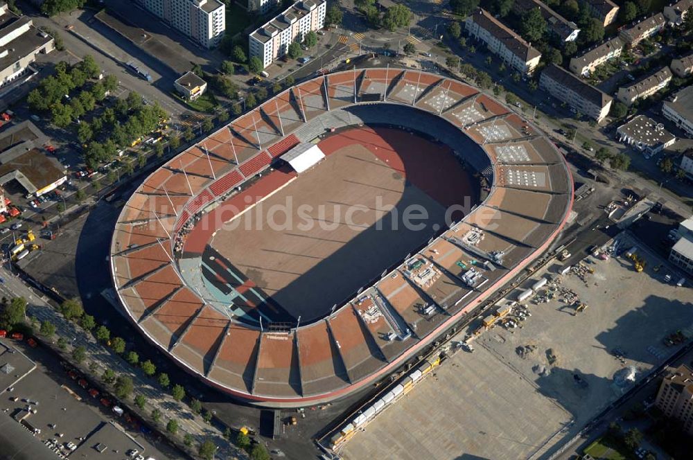 ZÜRICH von oben - Stadion Letzigrund in Zürich