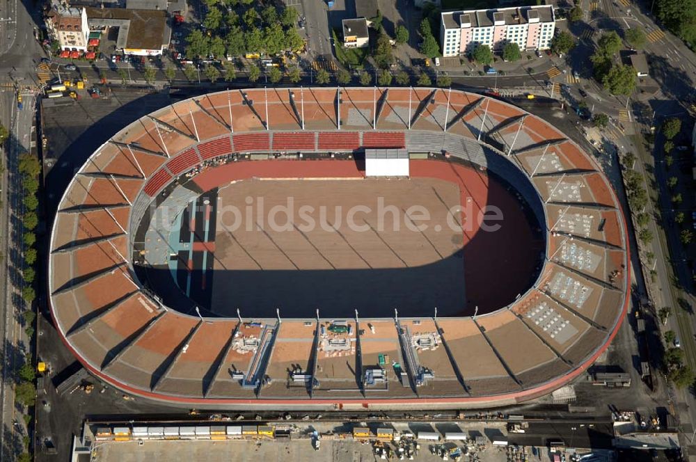 ZÜRICH von oben - Stadion Letzigrund in Zürich