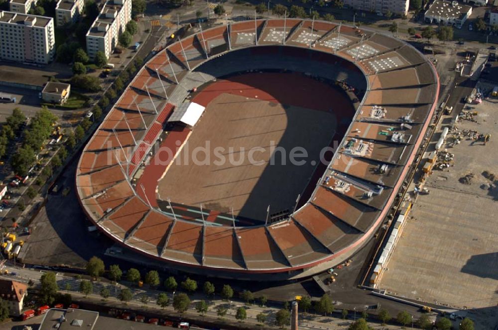 ZÜRICH von oben - Stadion Letzigrund in Zürich