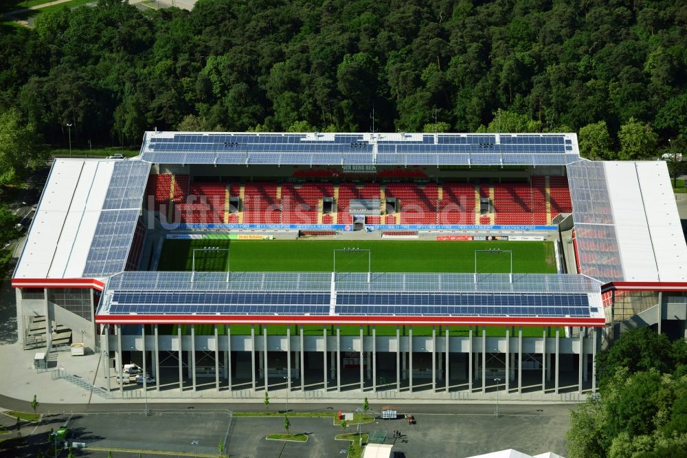 Offenbach von oben - Stadion Sparda-Bank-Hessen-Stadion in Offenbach im Bundesland Hessen