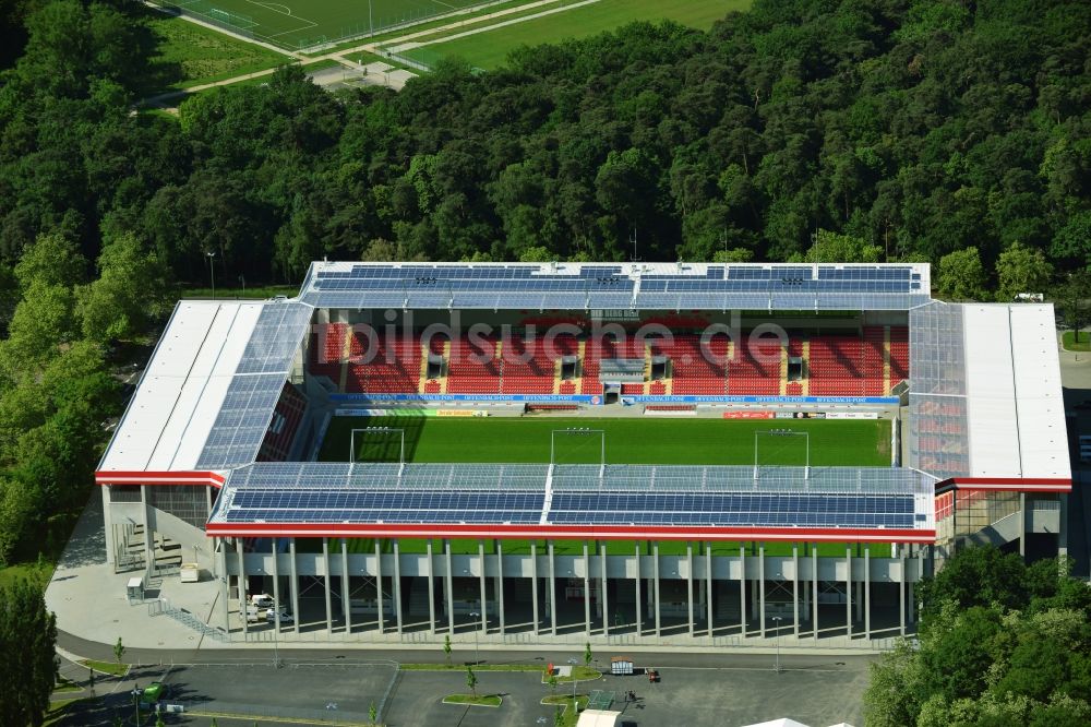 Offenbach aus der Vogelperspektive: Stadion Sparda-Bank-Hessen-Stadion in Offenbach im Bundesland Hessen