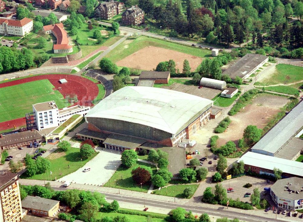 Luftbild Schwerin - Stadion und Stadthalle Schwerin SCHWERIN 10.Mai 2002