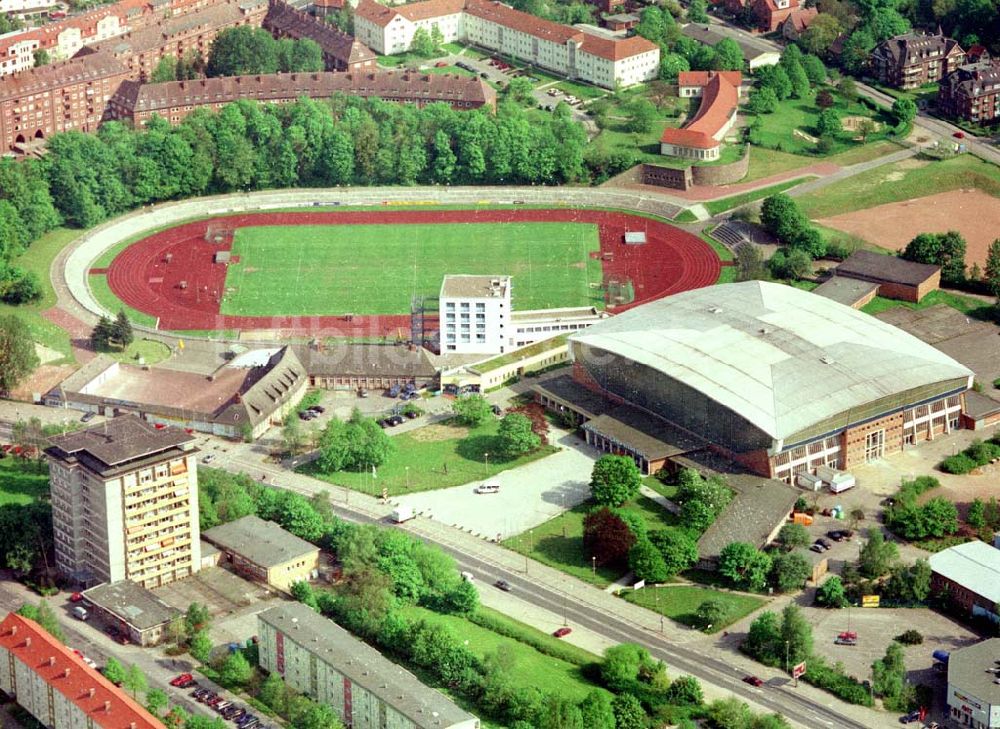 Luftaufnahme Schwerin - Stadion und Stadthalle Schwerin SCHWERIN 10.Mai 2002