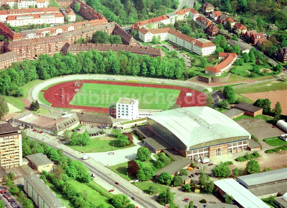 Schwerin von oben - Stadion und Stadthalle Schwerin SCHWERIN 10.Mai 2002