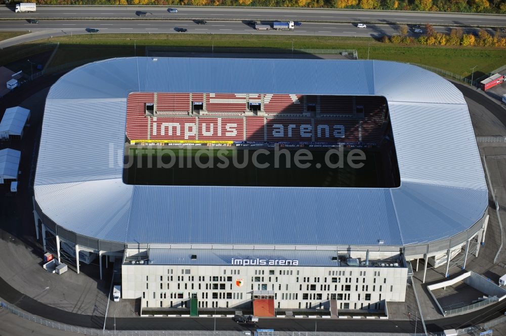 Augsburg aus der Vogelperspektive: Stadion WWK Arena des Fußballvereins FC Augsburg im Bundesland Bayern