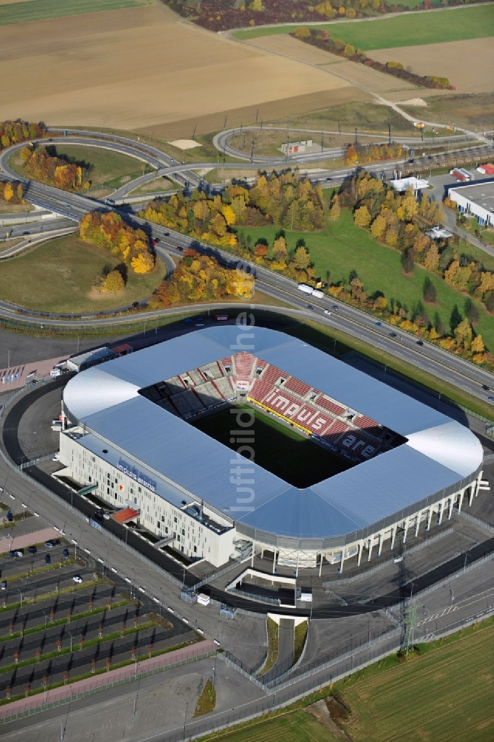 Augsburg von oben - Stadion WWK Arena des Fußballvereins FC Augsburg im Bundesland Bayern