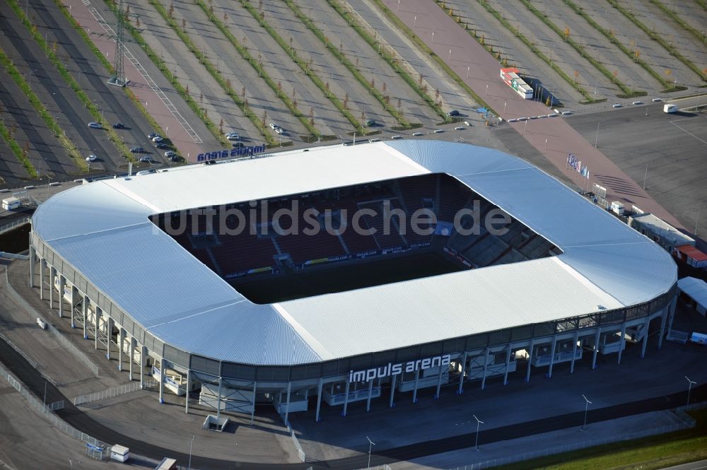 Augsburg aus der Vogelperspektive: Stadion WWK Arena des Fußballvereins FC Augsburg im Bundesland Bayern