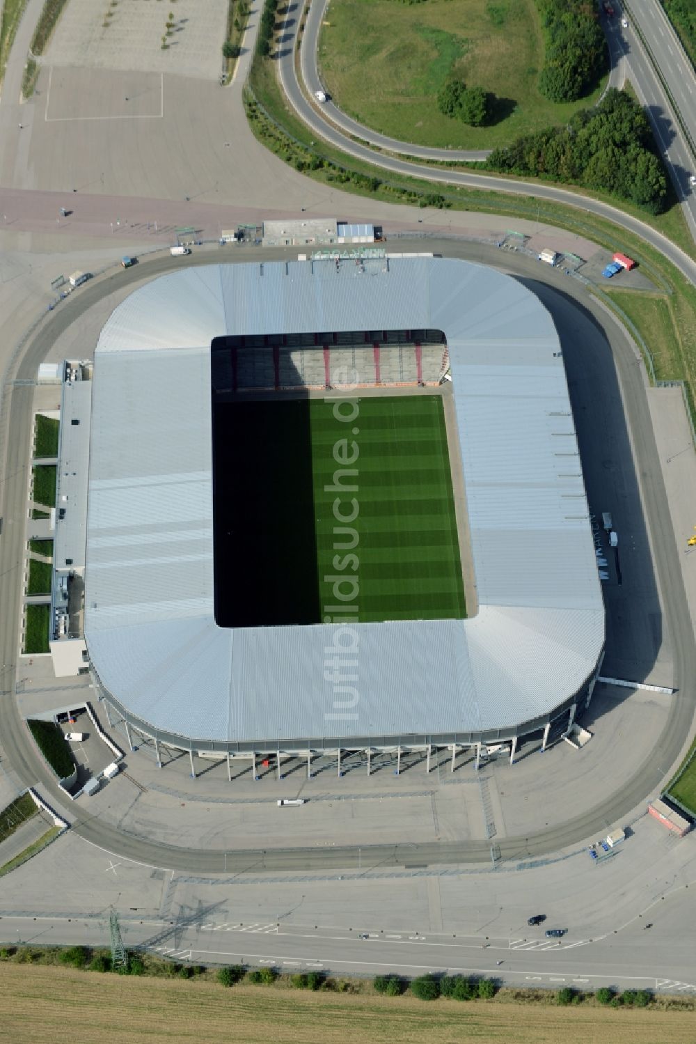 Augsburg von oben - Stadion WWK Arena des Fußballvereins FC Augsburg im Bundesland Bayern