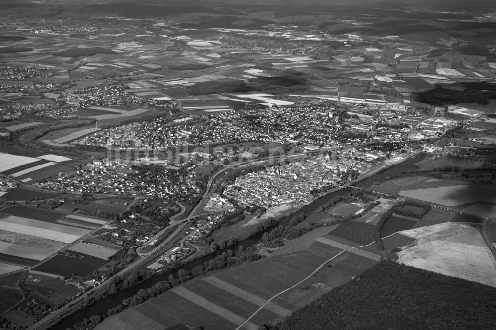 Haßfurt aus der Vogelperspektive: Stadt - Ansicht der zum Landkreis Haßberge gehörenden Stadt Haßfurt im Bundesland Bayern