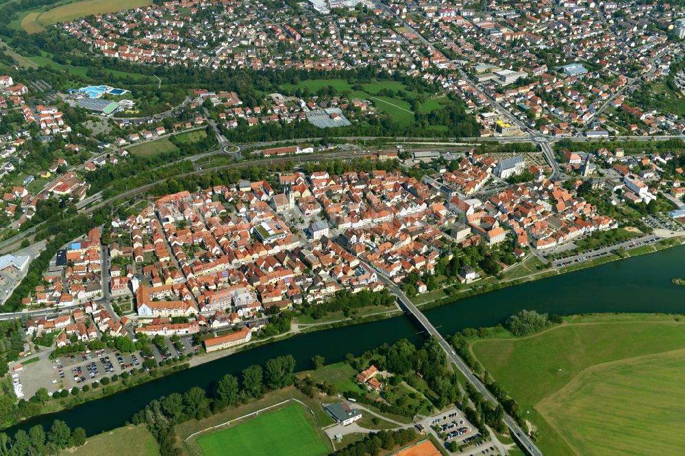 Haßfurt von oben - Stadt - Ansicht der zum Landkreis Haßberge gehörenden Stadt Haßfurt im Bundesland Bayern