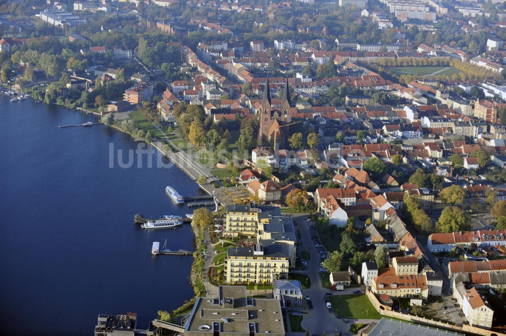 Luftbild Neuruppin - Stadt Neuruppin mit Seehotel und Klosterkirche