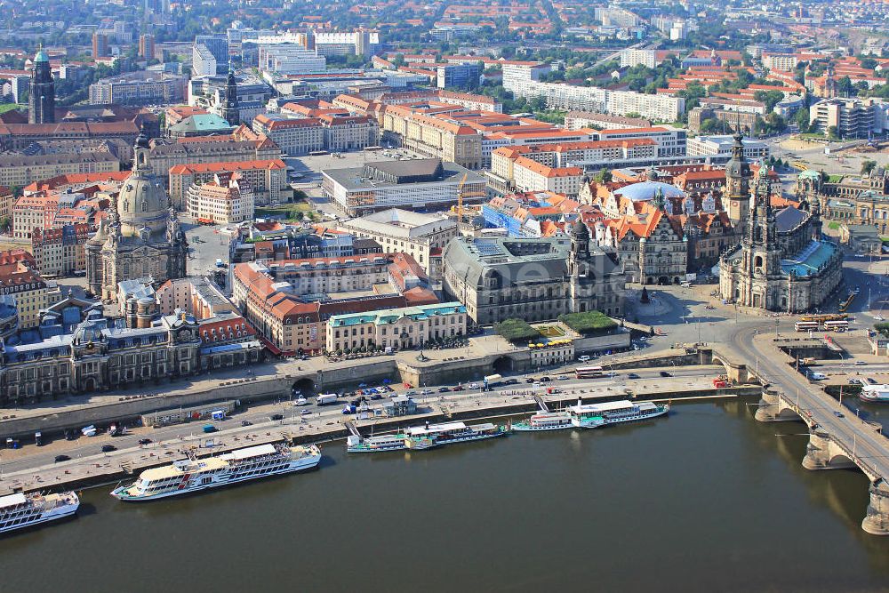 Dresden von oben - Stadtansicht Altstadt Dresden am Ufer der Elbe