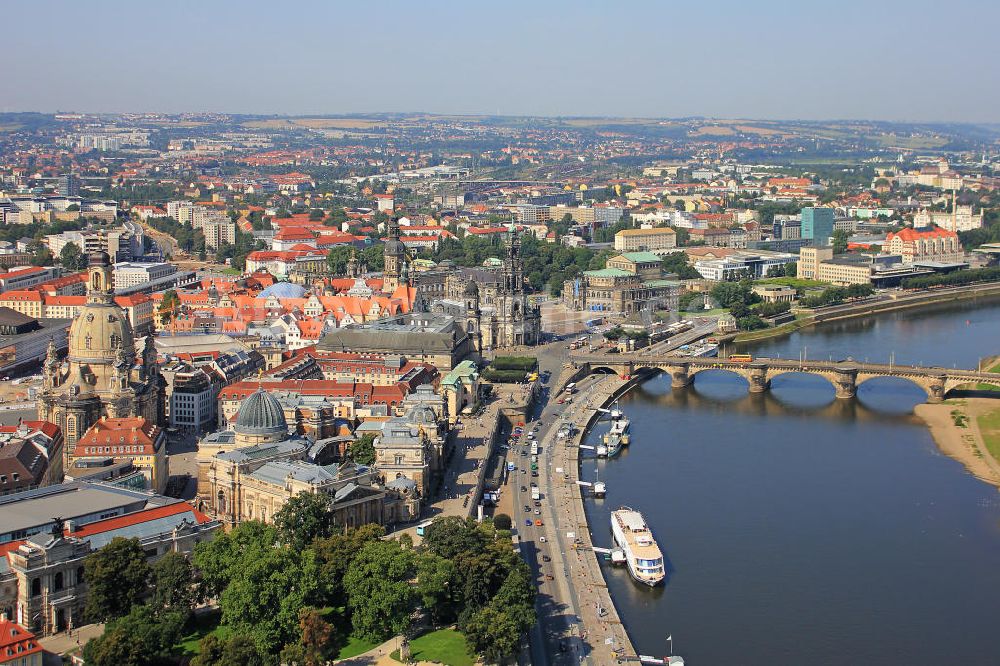 Luftbild Dresden - Stadtansicht Altstadt Dresden am Ufer der Elbe