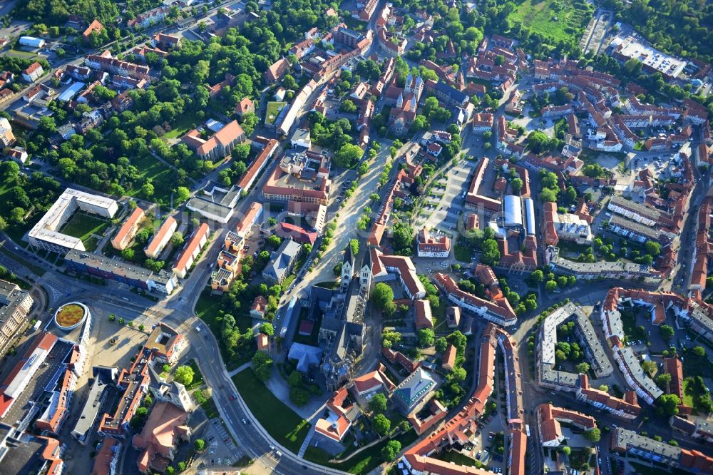 Halberstadt von oben - Stadtansicht der Altstadt von Halberstadt im Bundesland Sachsen-Anhalt