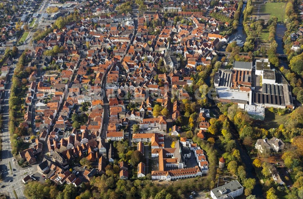 Warendorf aus der Vogelperspektive: Stadtansicht mit der Altstadt und Innenstadt am Zentrum in Warendorf im Bundesland Nordrhein-Westfalen