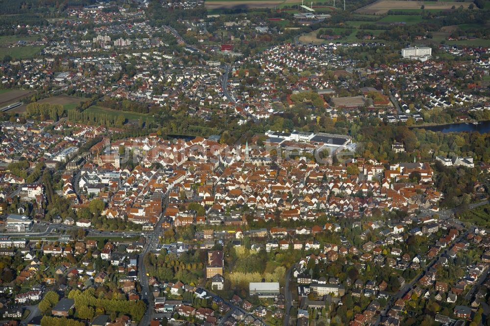 Luftaufnahme Warendorf - Stadtansicht mit der Altstadt und Innenstadt am Zentrum in Warendorf im Bundesland Nordrhein-Westfalen