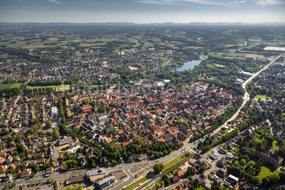 Luftaufnahme Warendorf - Stadtansicht mit der Altstadt und Innenstadt am Zentrum in Warendorf im Bundesland Nordrhein-Westfalen