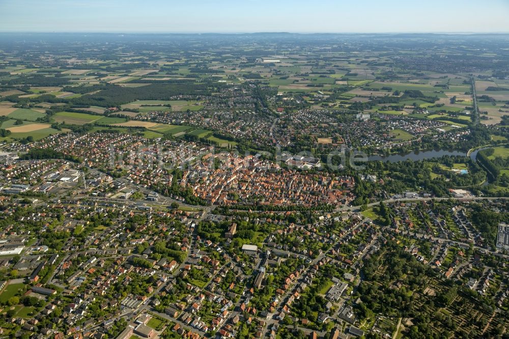 Warendorf von oben - Stadtansicht mit der Altstadt und Innenstadt am Zentrum in Warendorf im Bundesland Nordrhein-Westfalen