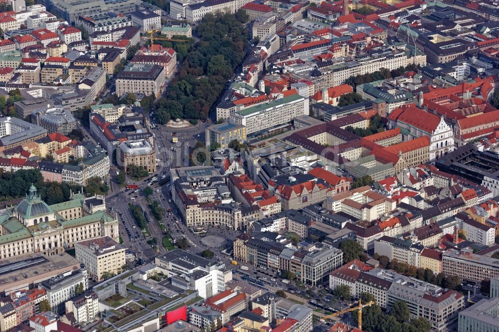 Luftaufnahme München - Stadtansicht vom Altstadt- Innenstadtbereich mit Stachus / Karlsplatz und Lenbachplatz in München im Bundesland Bayern, Deutschland