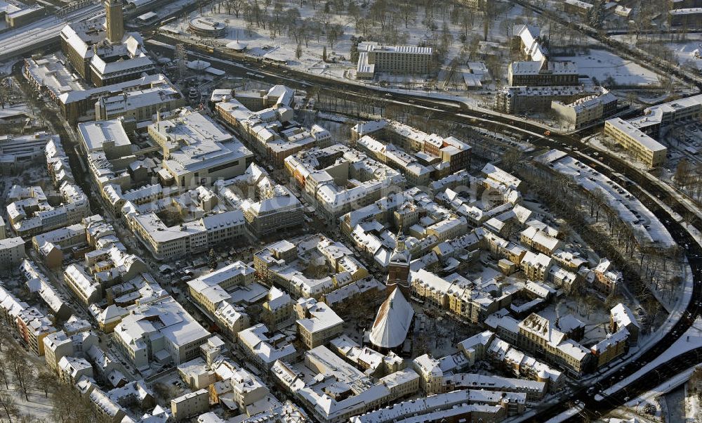 Berlin von oben - Stadtansicht Altstadt Spandau in Berlin im Winter