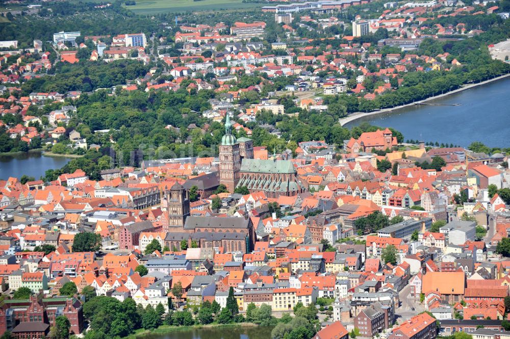 Hansestadt Stralsund aus der Vogelperspektive: Stadtansicht von der Altstadt und dem Stadtzentrum in Stralsund