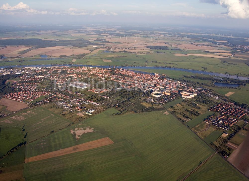 Tangermünde aus der Vogelperspektive: Stadtansicht der Altstadt mit der Stephanskirche in Tangermünde im Bundesland Sachsen-Anhalt