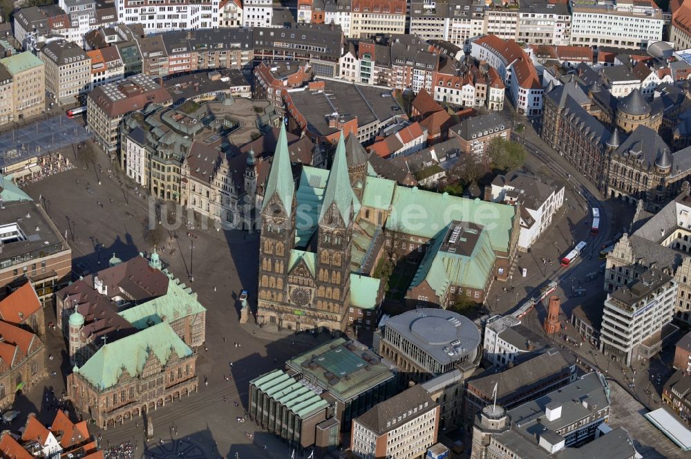 Bremen aus der Vogelperspektive: Stadtansicht vom Altstadtbereich der Hansestadt Bremen