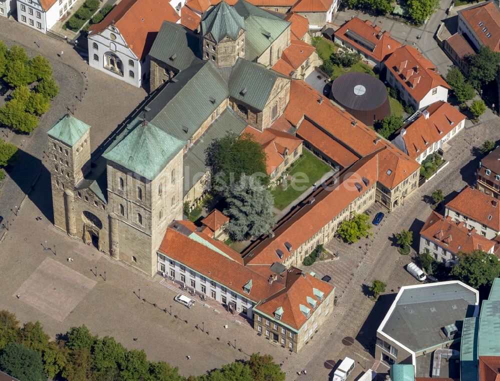 Osnabrück aus der Vogelperspektive: Stadtansicht vom Altstadtzentrum mit dem Dom St. Peter am Domplatz Osnabrück im Bundesland Niedersachsen