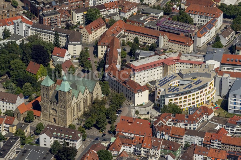 Osnabrück aus der Vogelperspektive: Stadtansicht vom Altstadtzentrum mit dem Dom St. Peter am Domplatz Osnabrück im Bundesland Niedersachsen